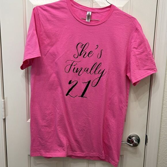 She’s Finally 21 Jerzees Pink Crew Neck Tees Set Of 3 Medium Large XLarge 1 Each - Picture 10 of 14